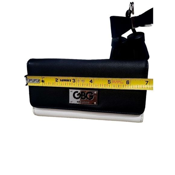 GBG (guess) Los Angeles hang bag and wallet bundle - Picture 5 of 9